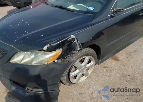 2008 Toyota Camry Se V6 z USA, uszkodzony, nr VIN 4T1BK46K38U574871